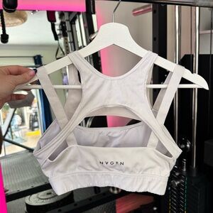 NVGTN Sleek White Sports Bra